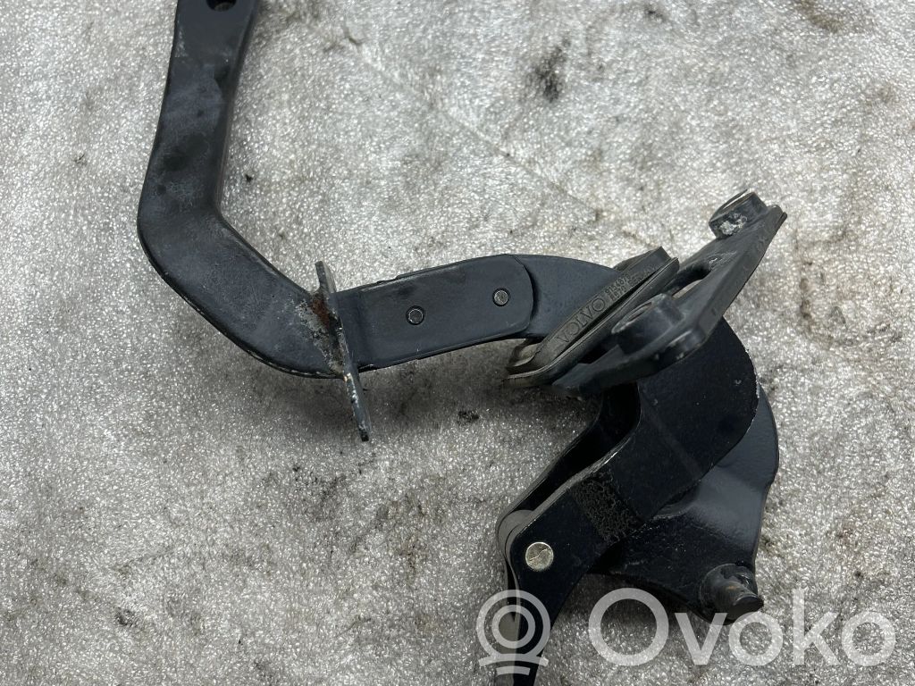 Volvo V70 Tailgate/trunk/boot hinge 