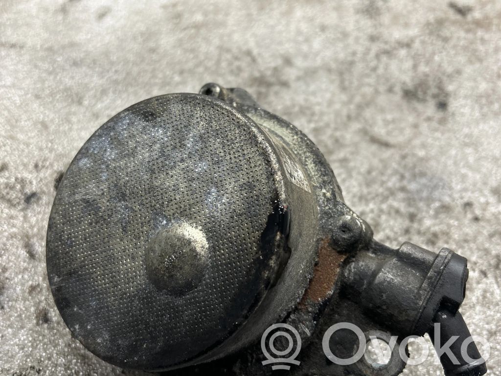 BMW 1 E81 E87 Vacuum pump 