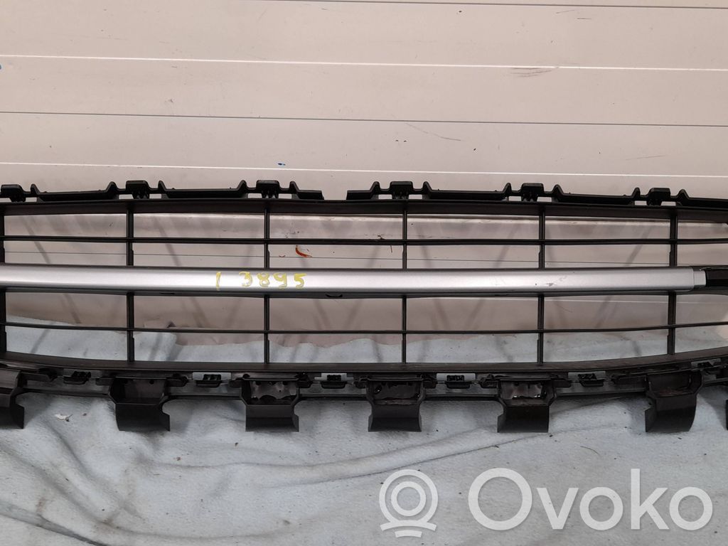 Renault Megane III Grilă inferioară bară față 