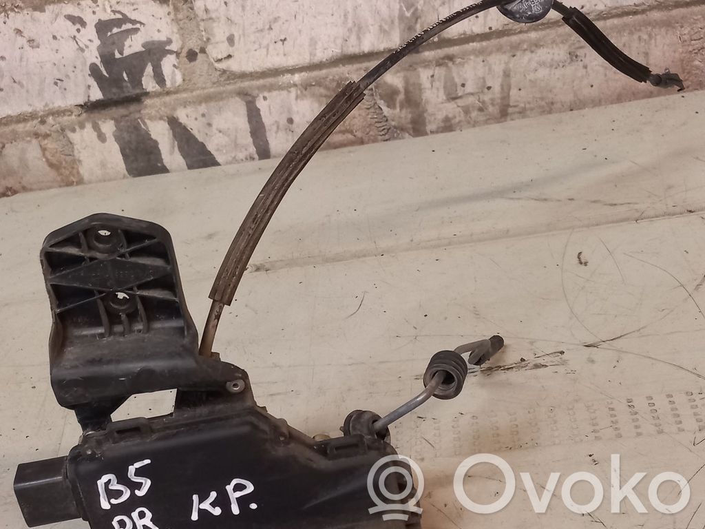 Volkswagen PASSAT B5 Încuietoare ușă față 