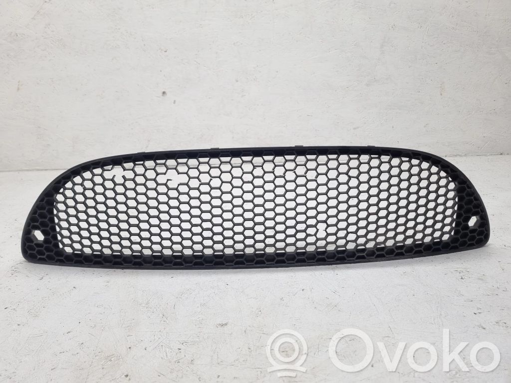 Volkswagen Touran II Front bumper lower grill 