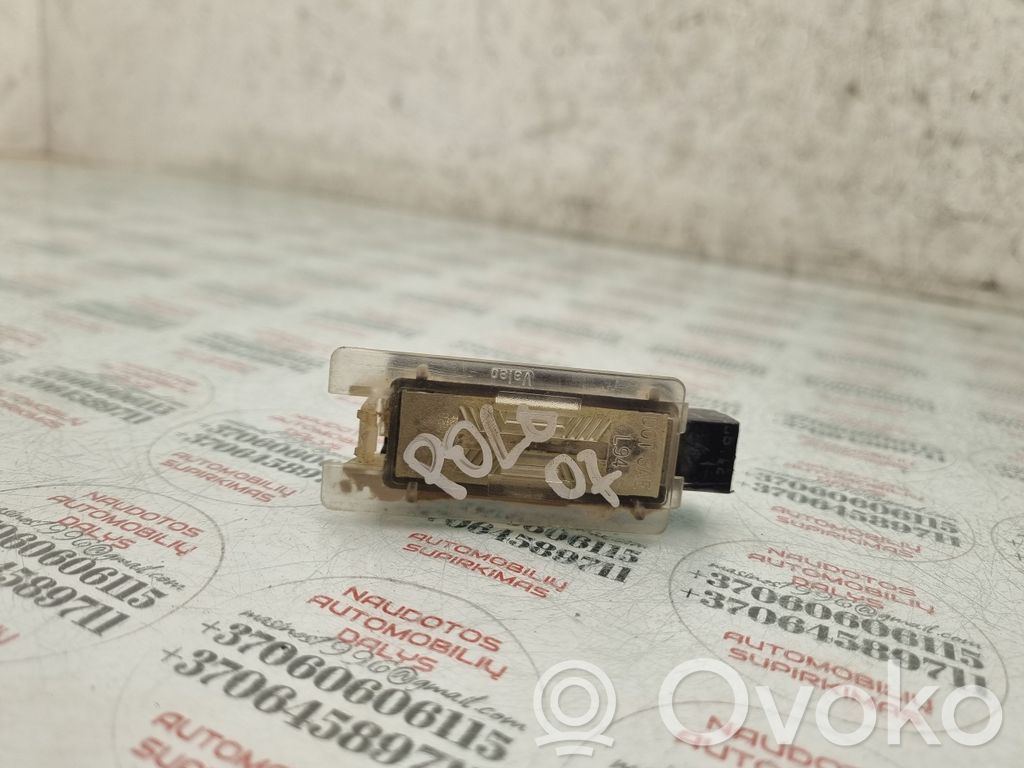 Volkswagen Polo IV 9N3 Lampa oświetlenia tylnej tablicy rejestracyjnej 