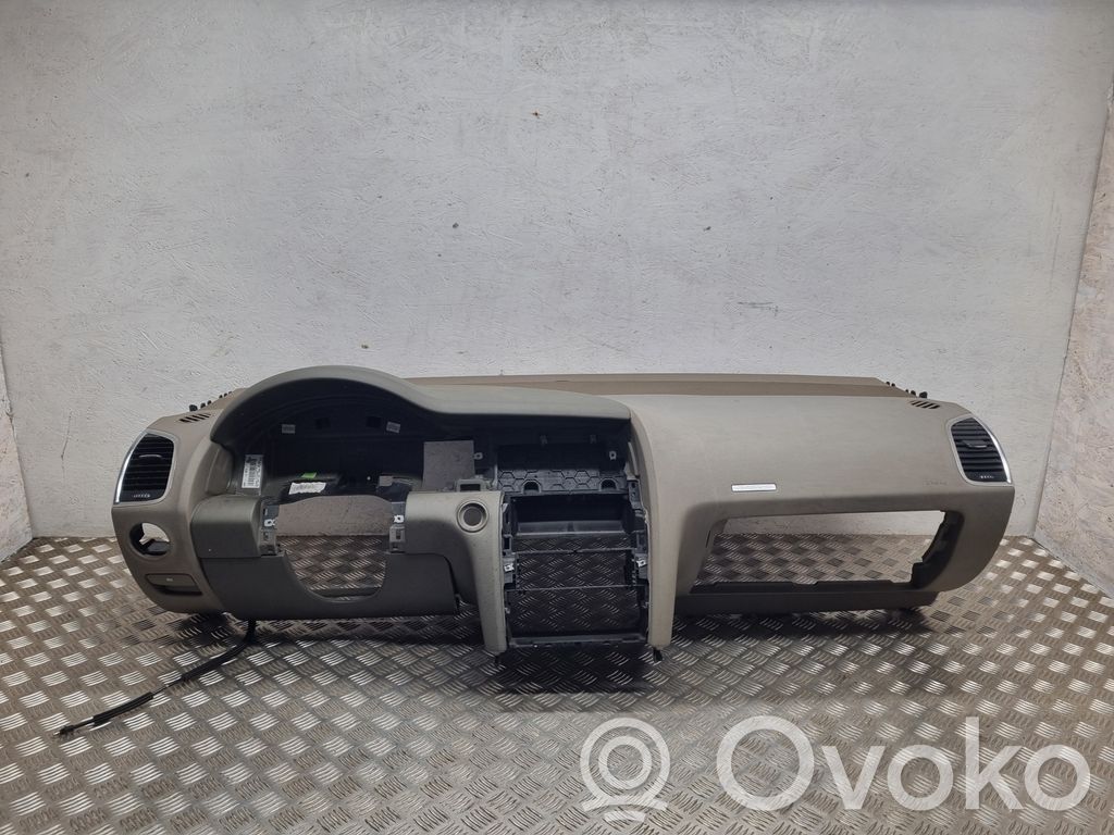 Audi Q7 4L Panelis 