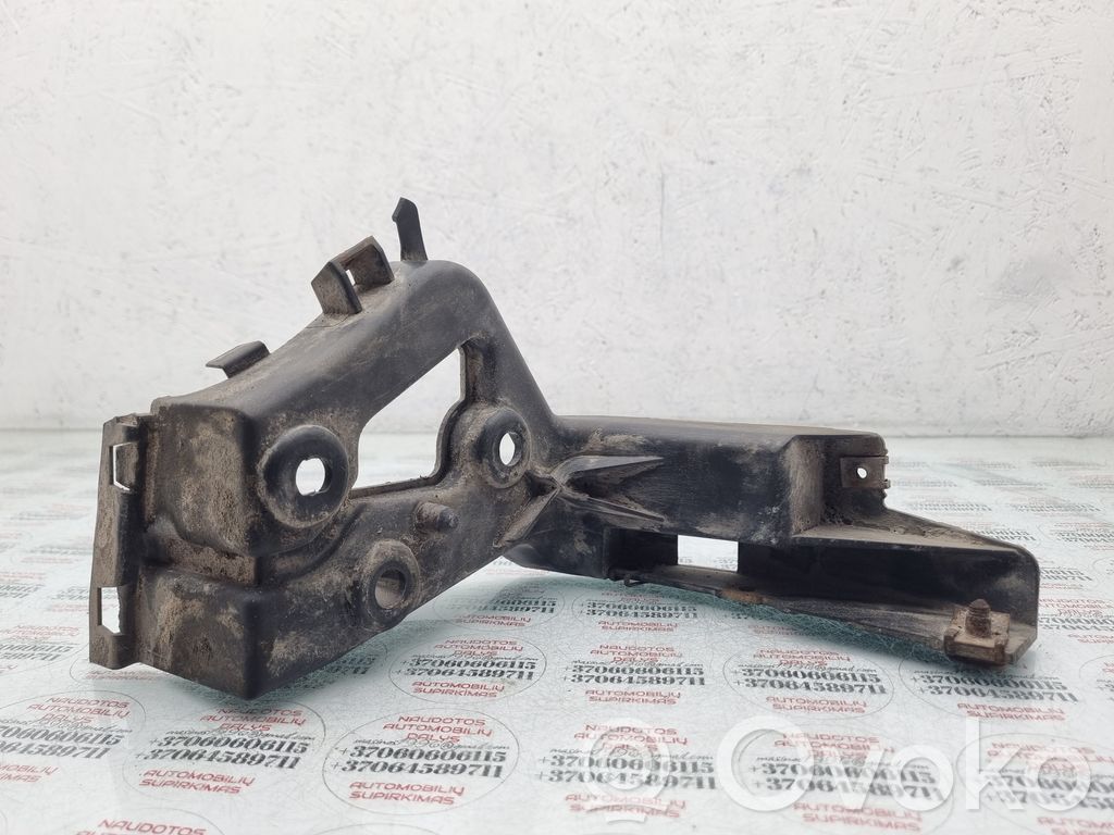 Rear bumper mounting bracket   4E0853913C