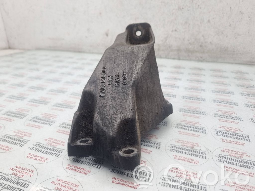 Engine mounting bracket   8D0199307L