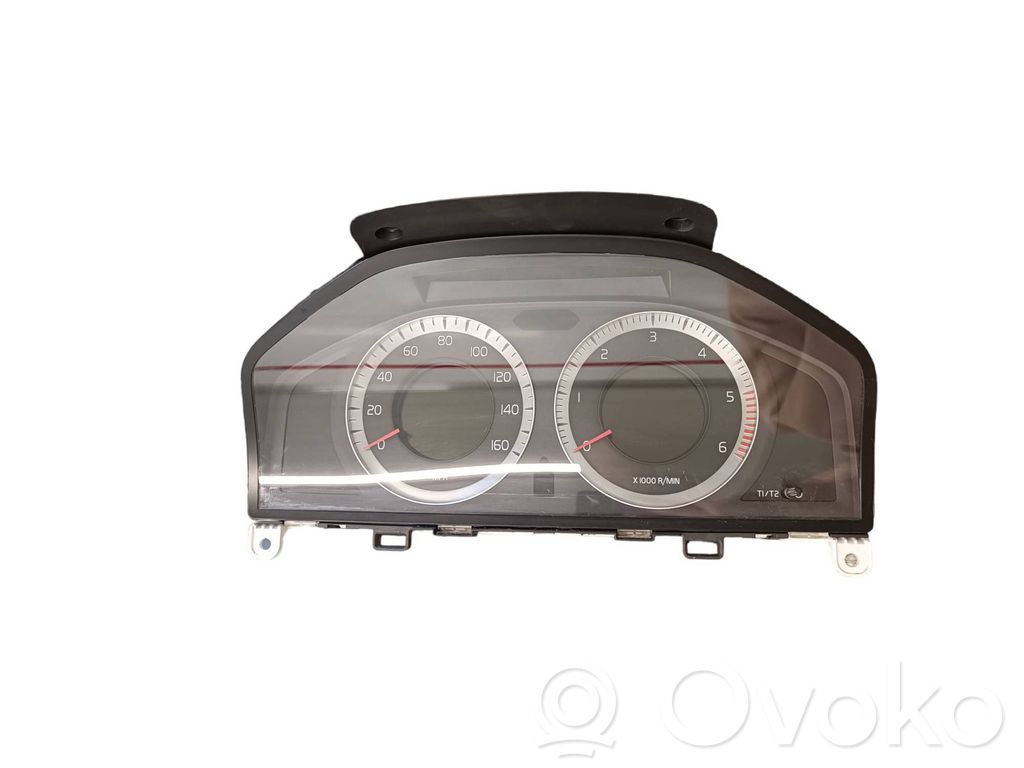 Volvo XC70 Speedometer (instrument cluster) 