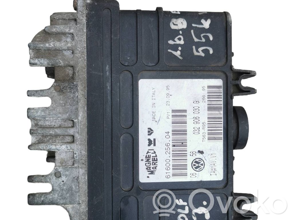 Volkswagen Golf III Engine control unit/module 