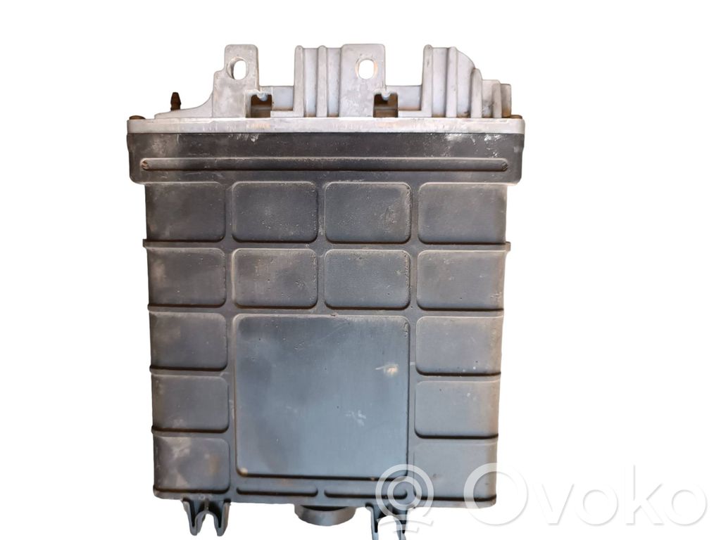 Volkswagen PASSAT B4 Engine control unit/module 