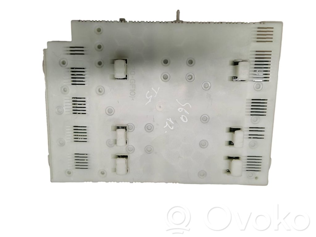 Volvo V60 Fuse module 