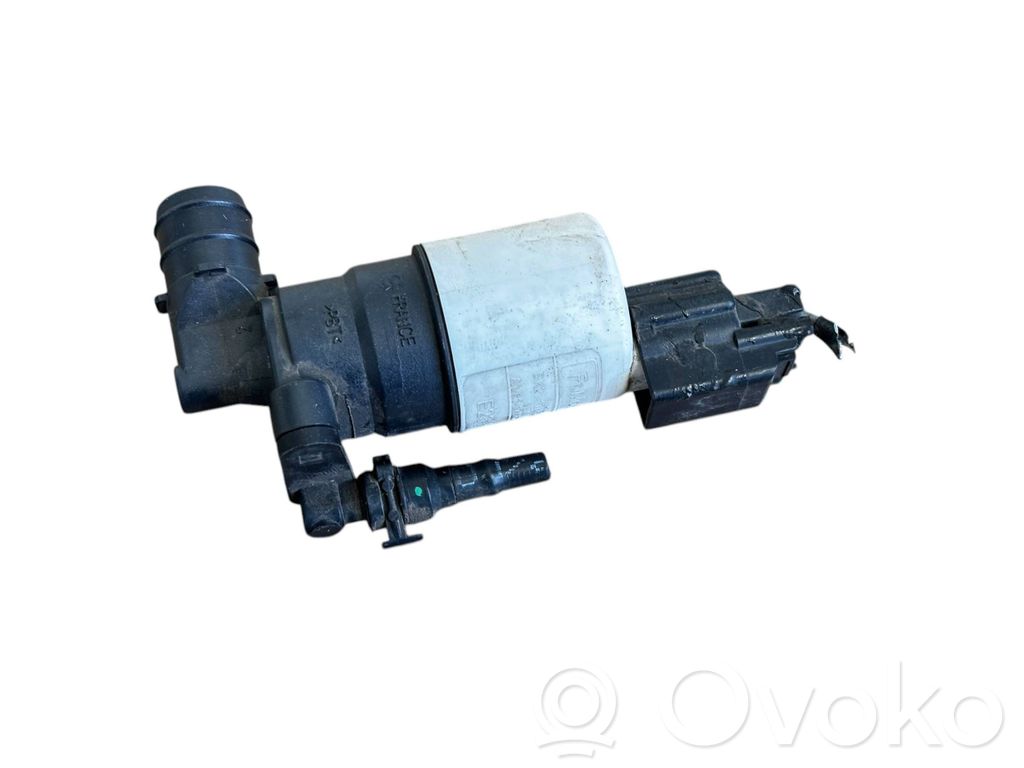 Volvo S60 Windscreen/windshield washer pump 