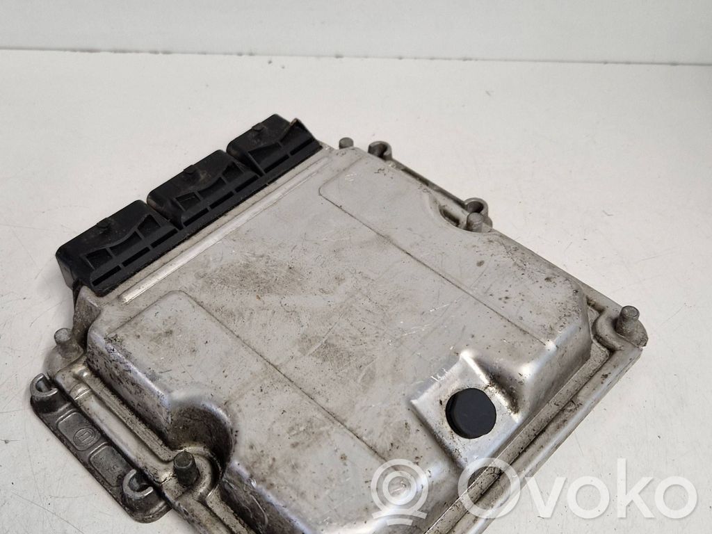 Nissan Primastar Engine control unit/module 