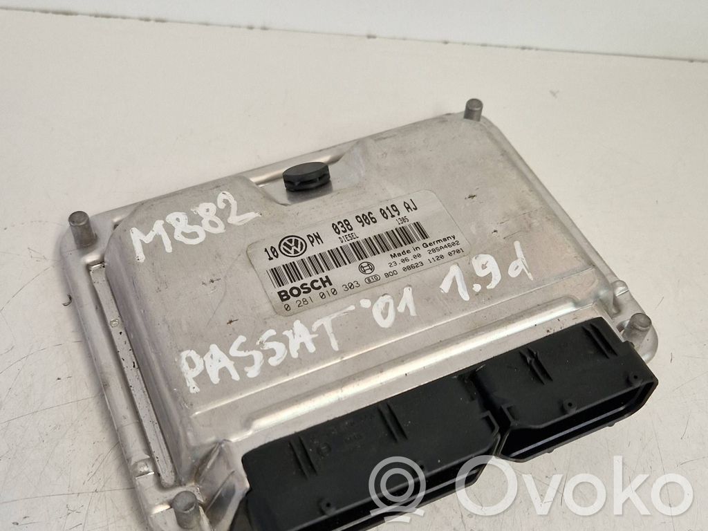 Volkswagen PASSAT B5.5 Engine control unit/module 