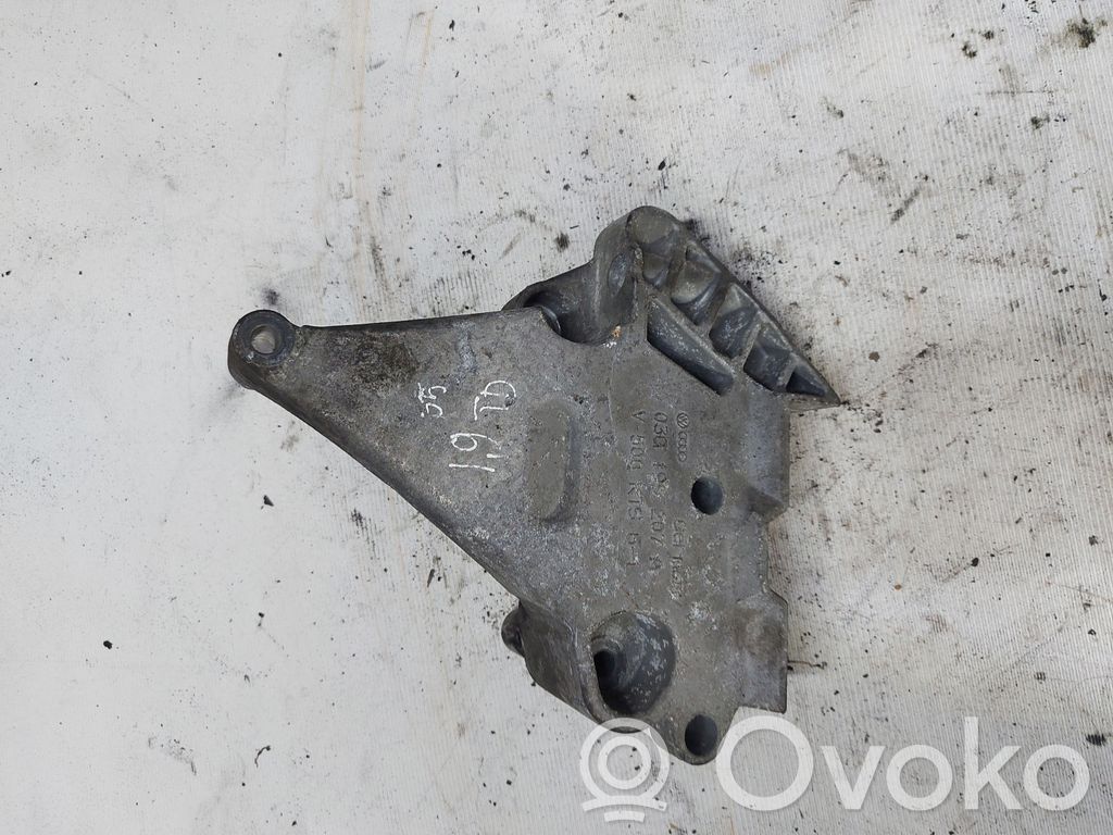 Volkswagen Touran I Engine mounting bracket 