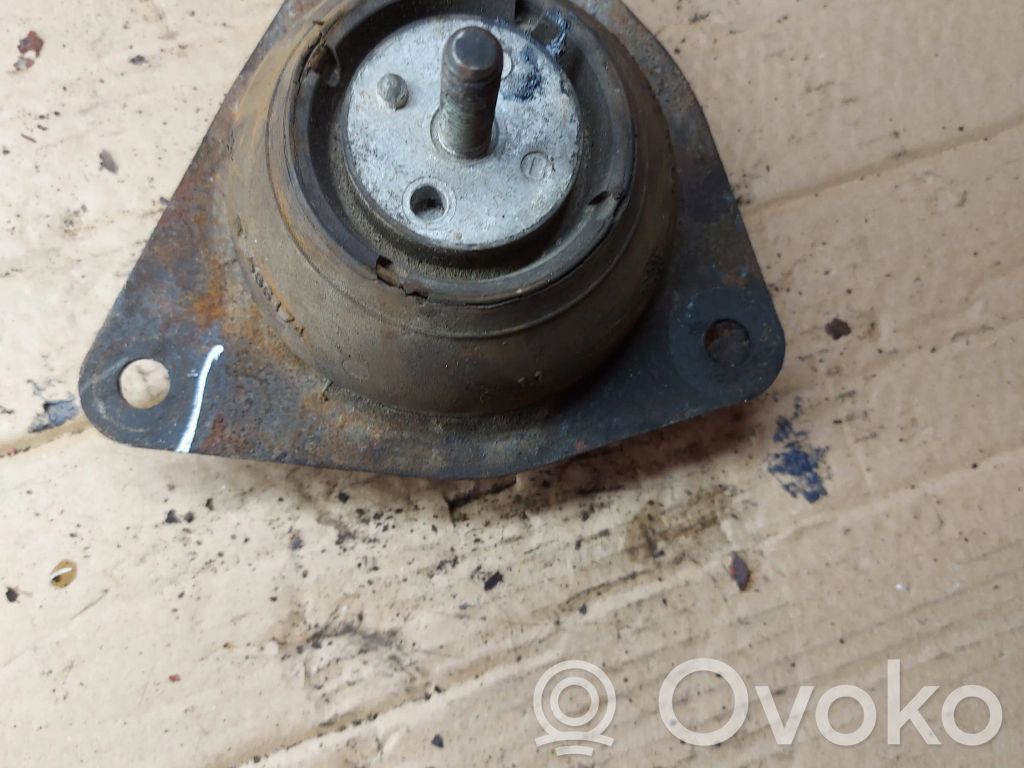 Renault Espace III Engine mount bracket 