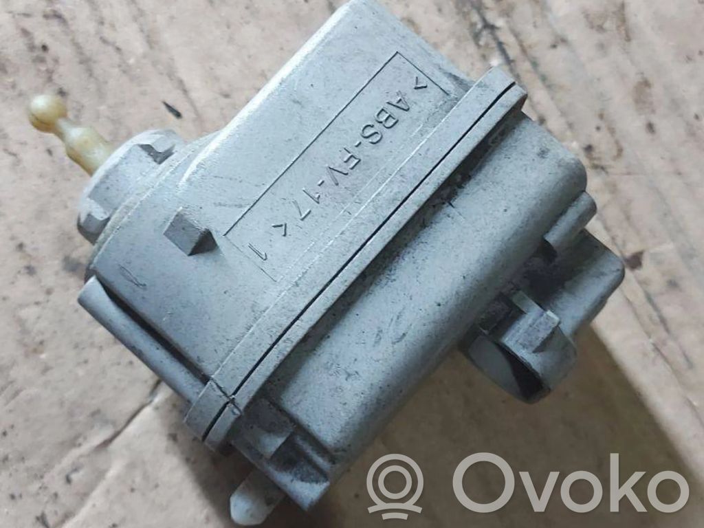 Renault Espace III Headlight level adjustment motor 