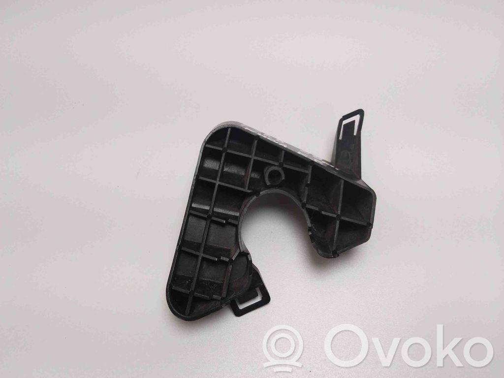 Front bumper mounting bracket   C8L6A,17A796AF