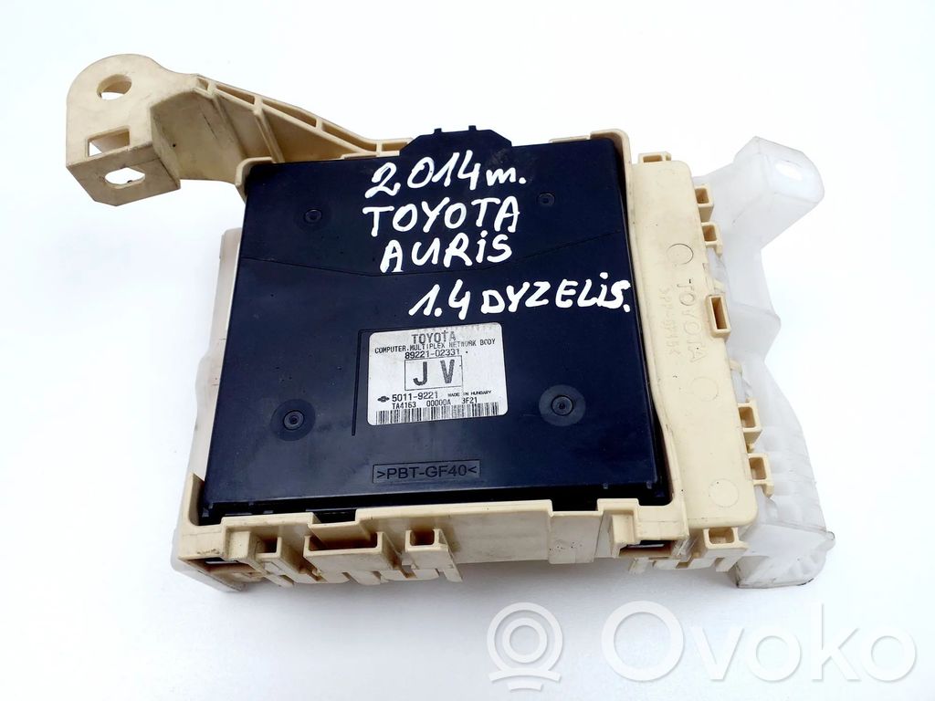Toyota Auris E180 Fuse module 