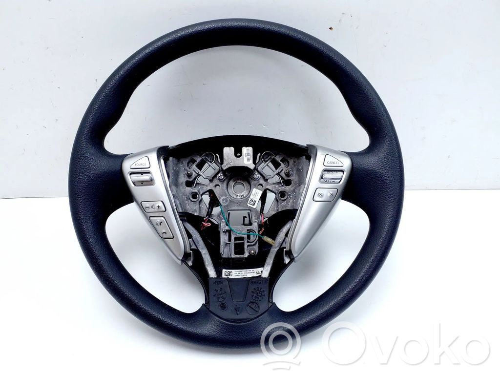 Nissan Note (E12) Ohjauspyörä 