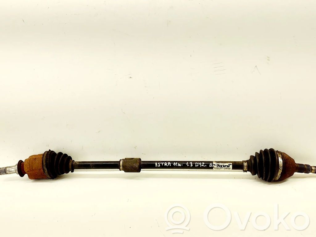 Opel Astra J Etuvetoakseli 