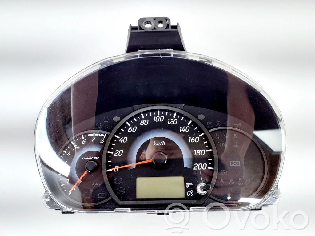 Mitsubishi Space Star Geschwindigkeitsmesser Cockpit 