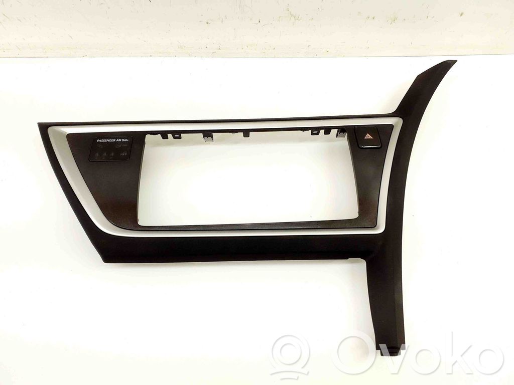 Toyota Auris E180 Radio/GPS head unit trim 