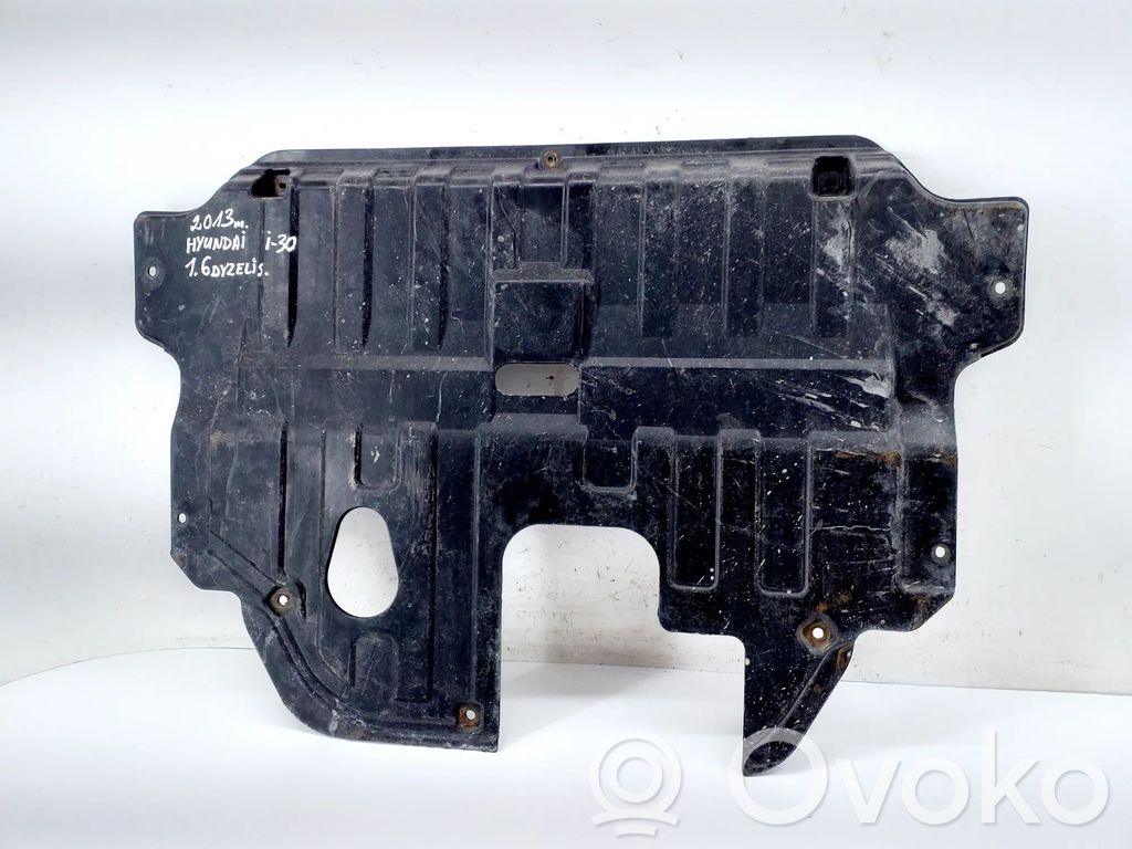 Hyundai i30 Placa protectora/protector antisalpicaduras motor 