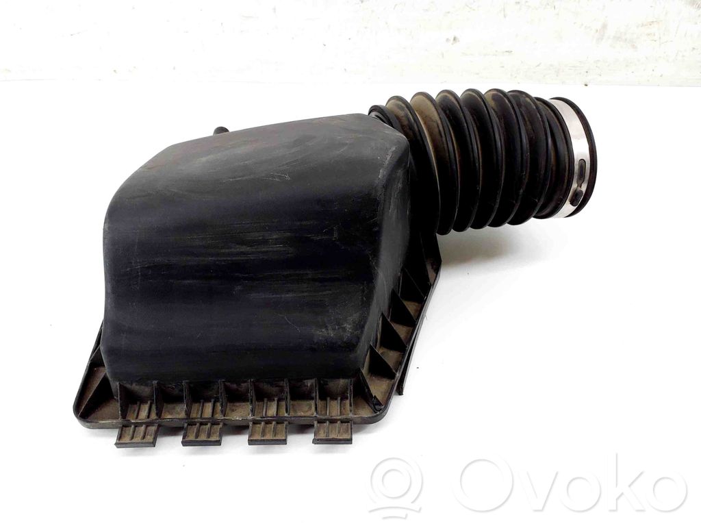 Chrysler Pacifica Air filter box cover 