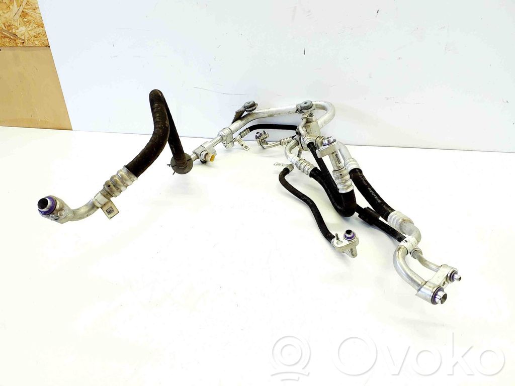 BMW i4 Ilmastointilaitteen putki (A/C) 