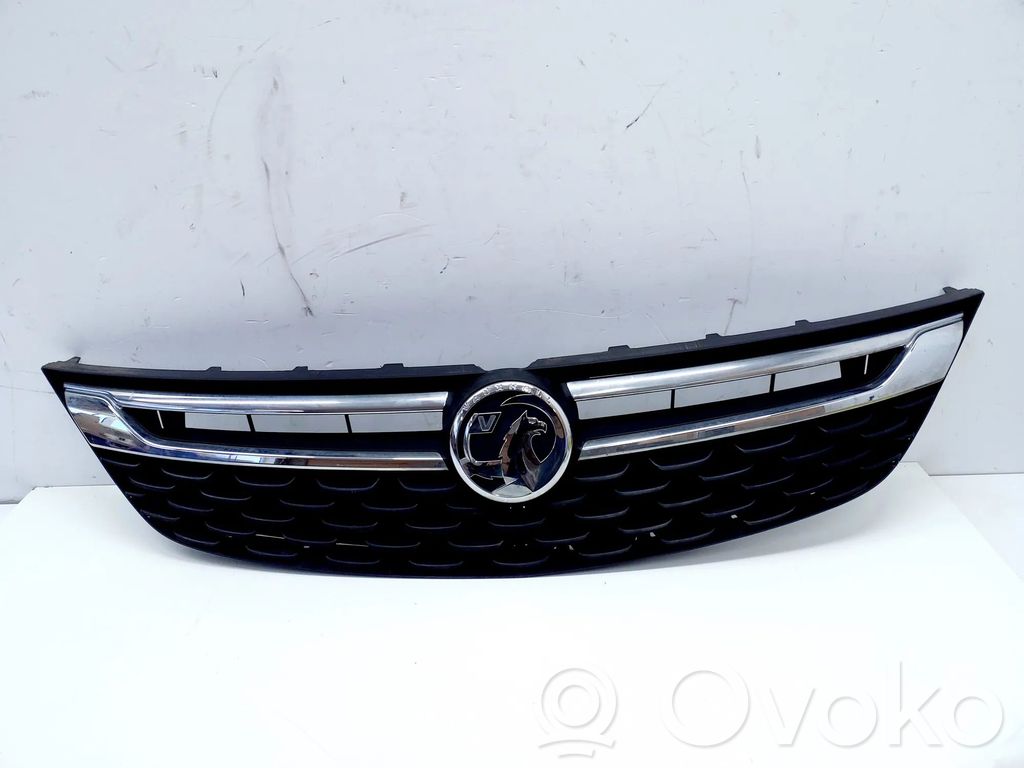 Opel Astra K Etupuskurin ylempi jäähdytinsäleikkö 