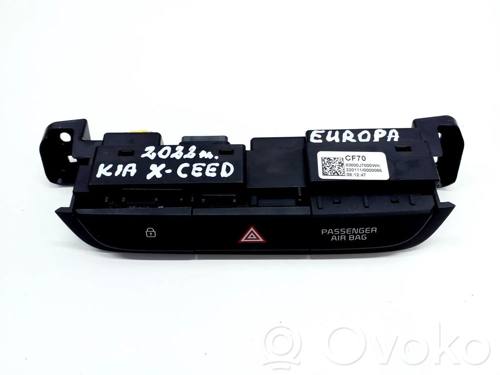 KIA Xceed Hazard light switch 