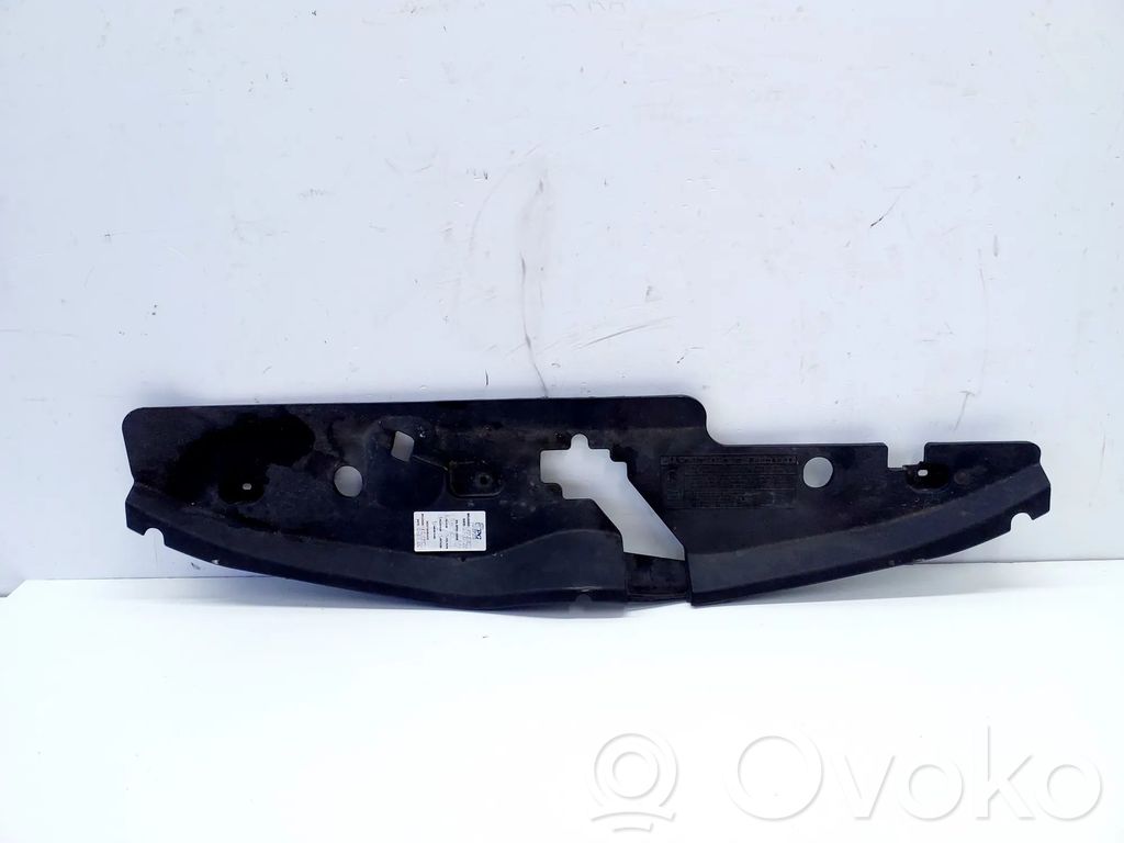 Toyota Verso-S Moldura del radiador 
