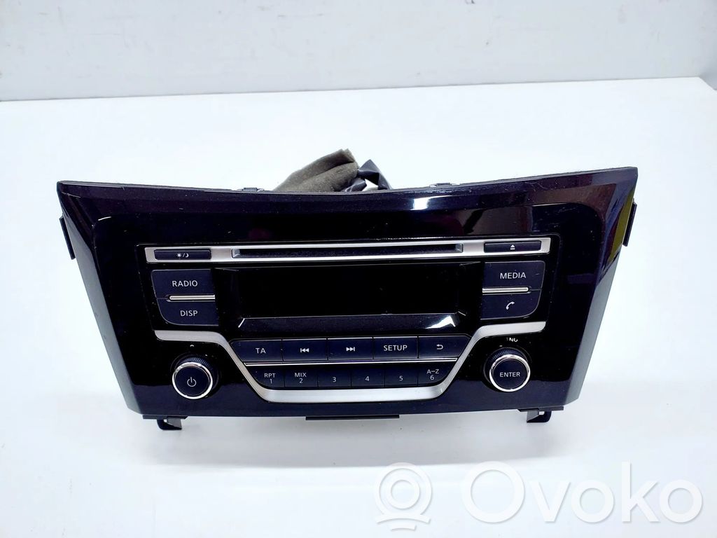 Nissan Qashqai Radio / CD-Player / DVD-Player / Navigation 