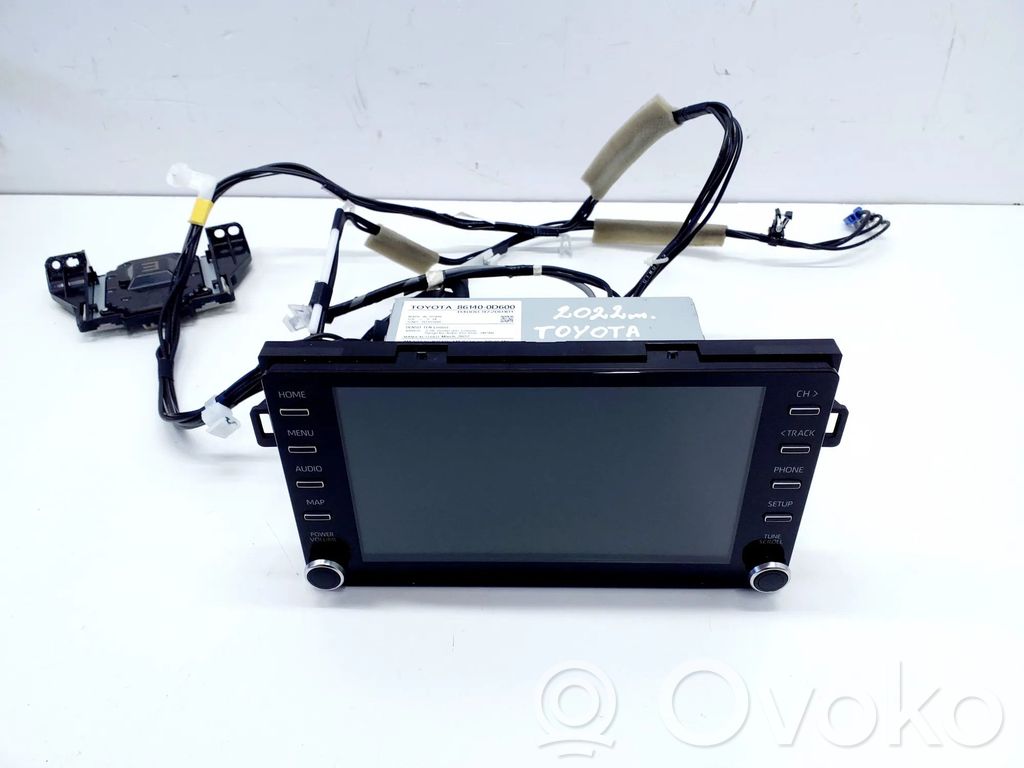 Toyota Yaris Cross Panel / Radioodtwarzacz CD/DVD/GPS 