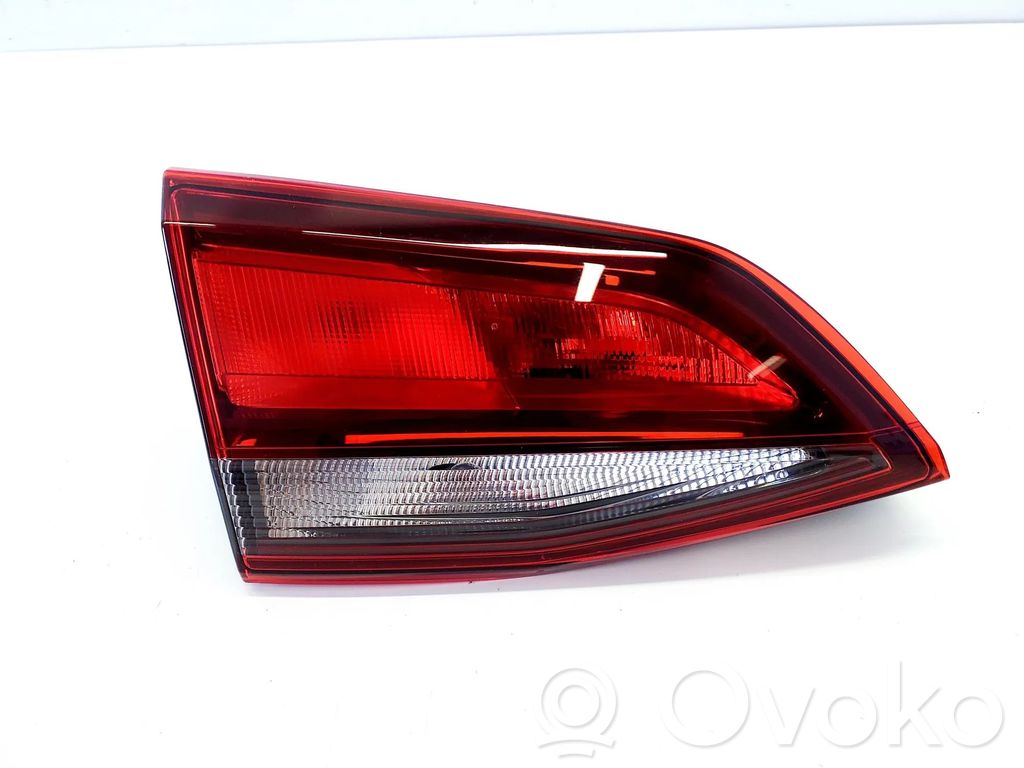Opel Astra K Luci posteriori del portellone del bagagliaio 