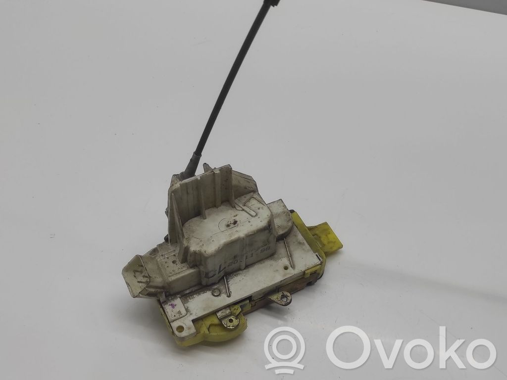 Ford Focus Priekšpusē slēdzene 