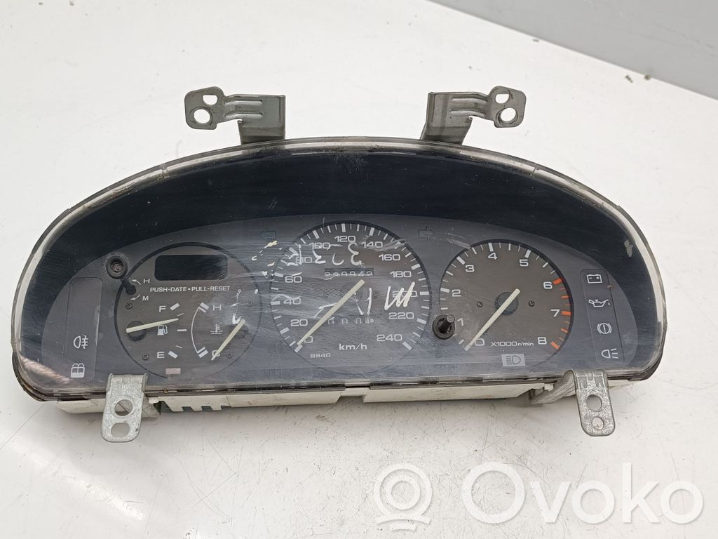 Mazda 323 F Speedometer (instrument cluster) 