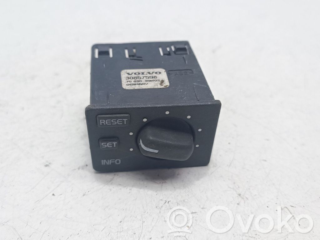 Volvo S40, V40 On-board computer control switch 