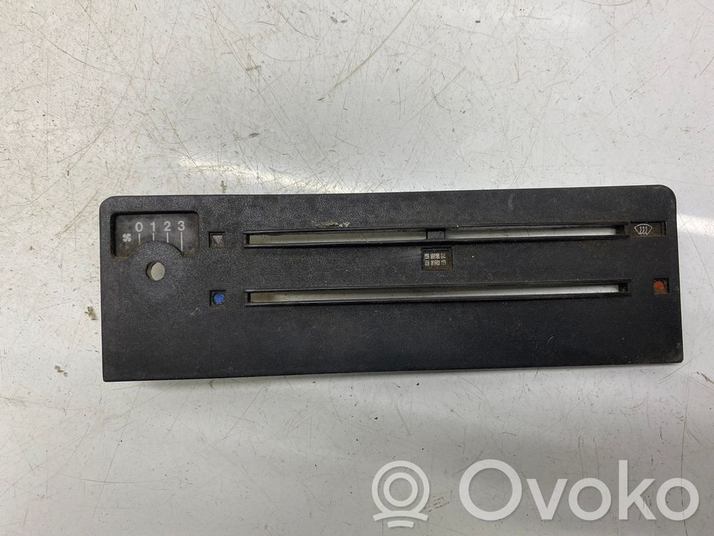 Audi 80 90 B2 Console centrale, commande chauffage/clim 