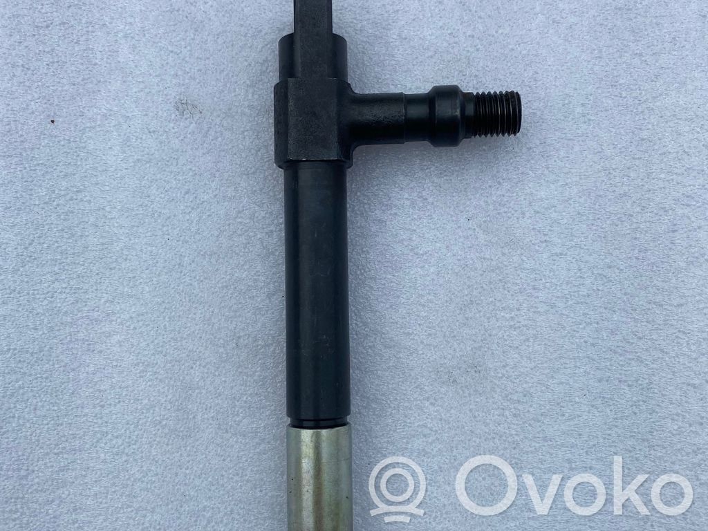 Mazda 323 Fuel injector 
