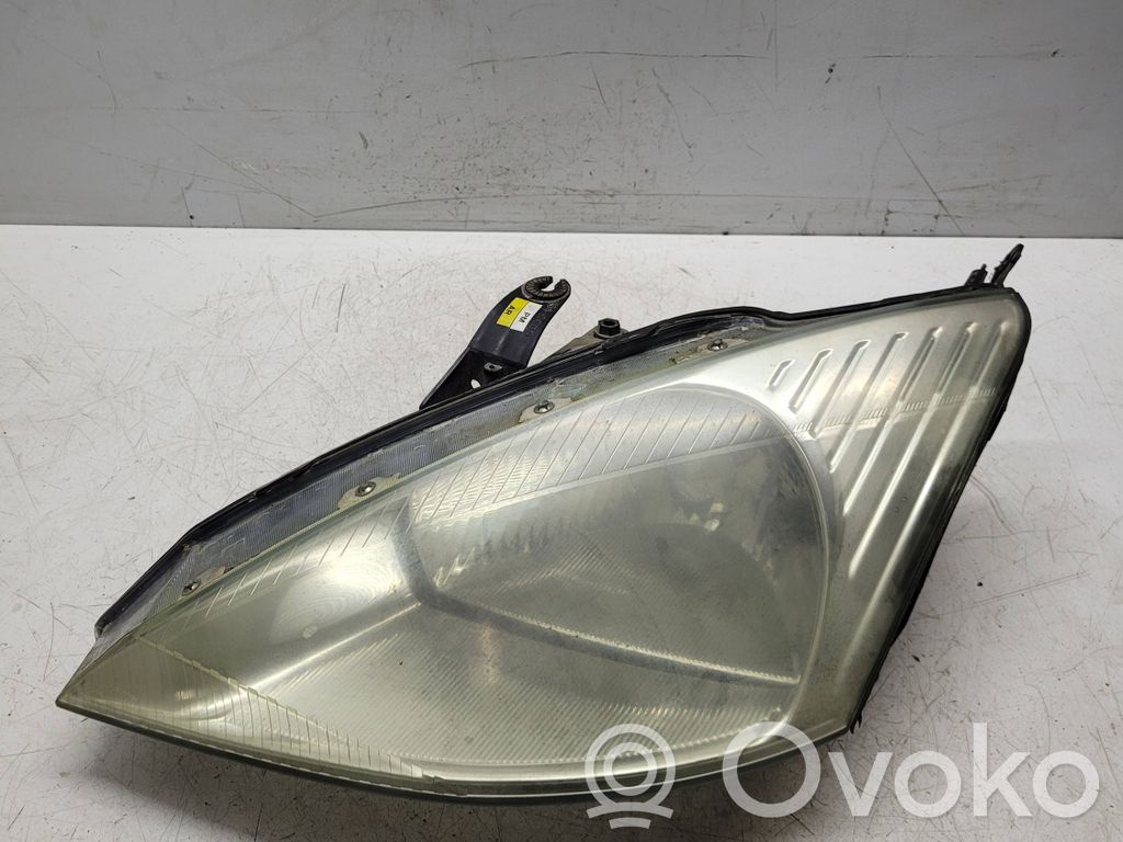 Ford Focus Headlight/headlamp 