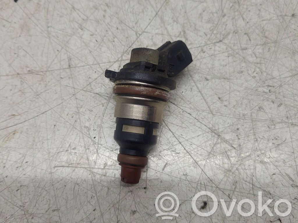 Ford Mondeo MK I Fuel injector 