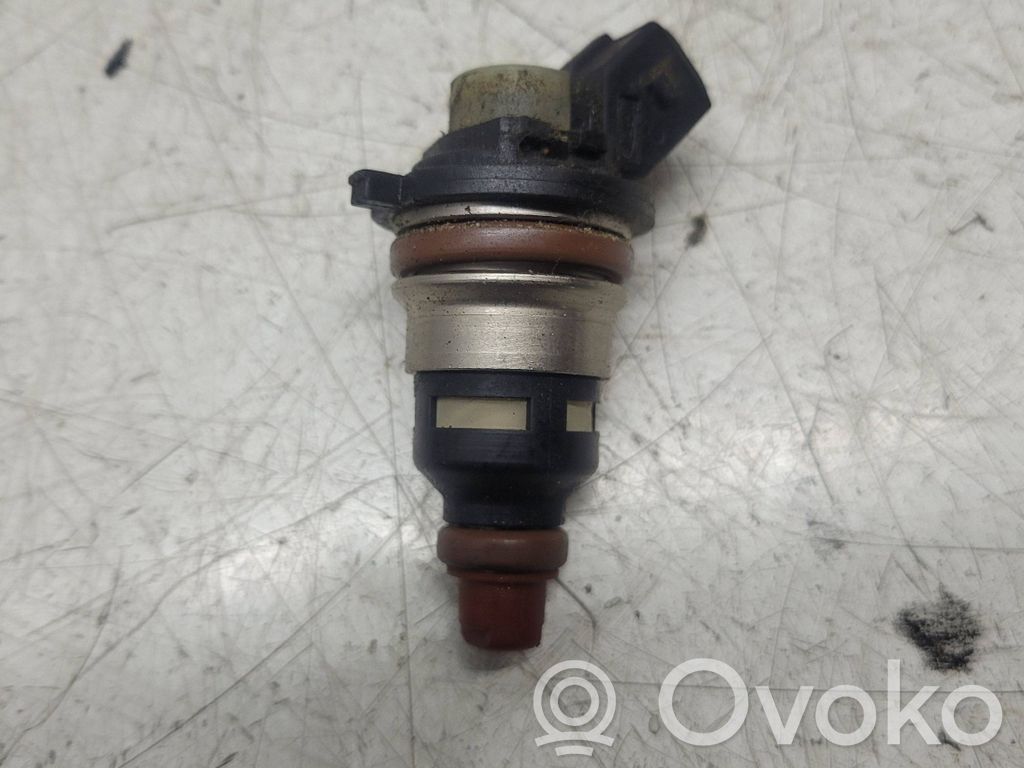 Ford Mondeo MK I Fuel injector 