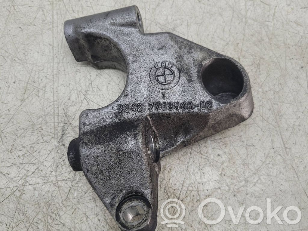 BMW 5 E60 E61 Power steering pump mounting bracket 