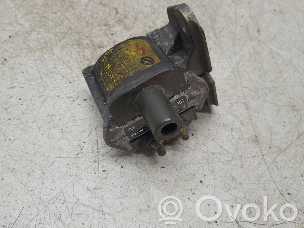 BMW 5 E34 High voltage ignition coil 