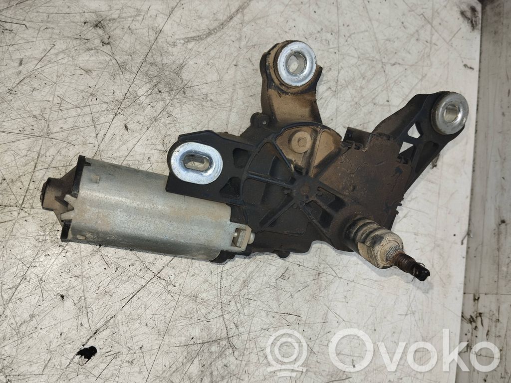 Volkswagen PASSAT B5 Silniczek wycieraczki szyby tylnej 