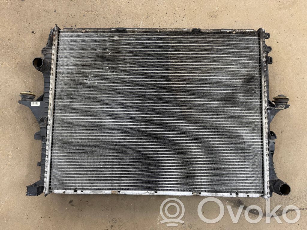 Audi Q7 4L Coolant radiator 
