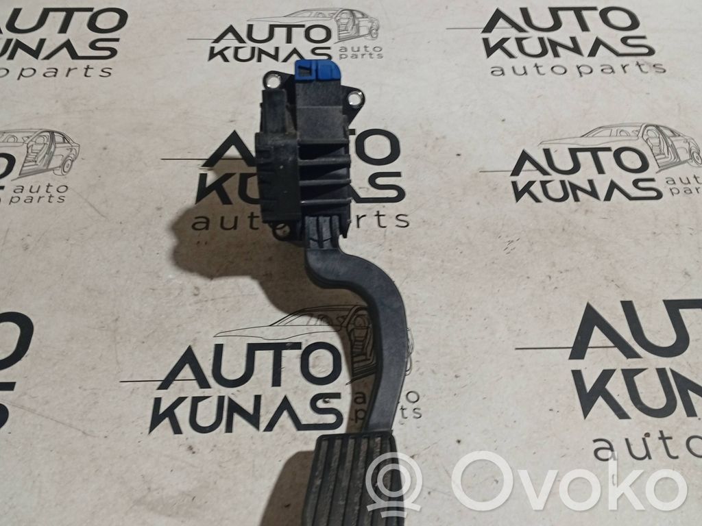 Opel Corsa D Accelerator throttle pedal 