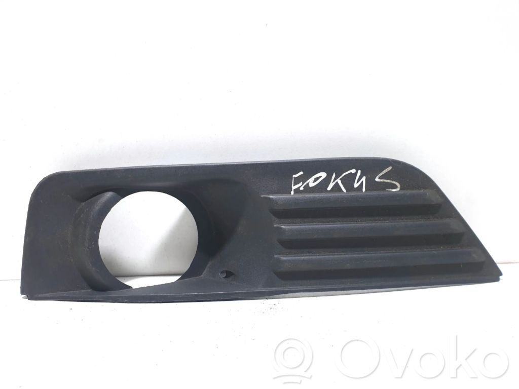 Ford Focus Front fog light trim/grill 
