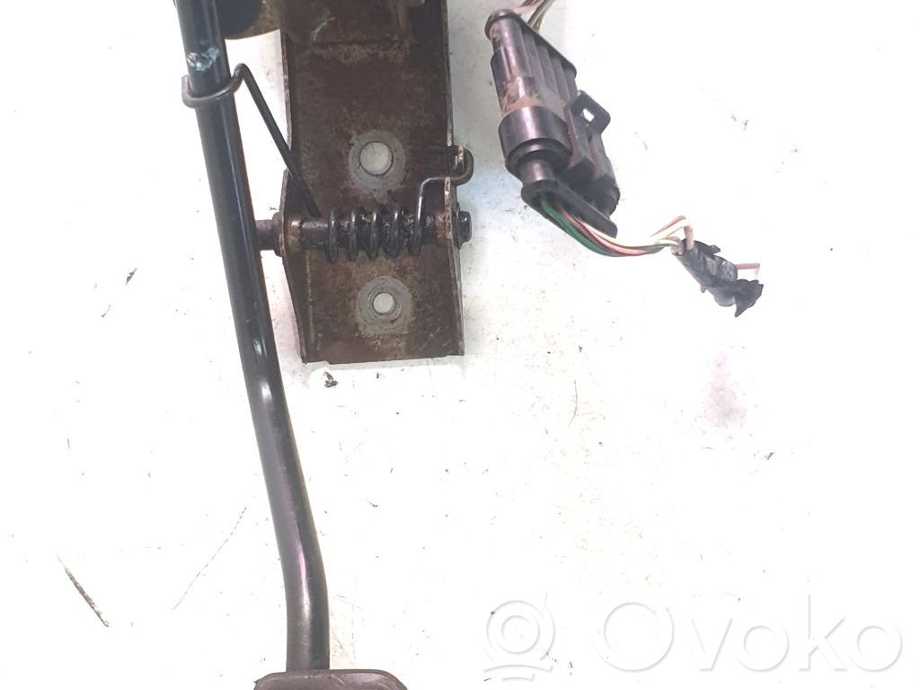 Nissan Almera N16 Akseleracijos daviklis 