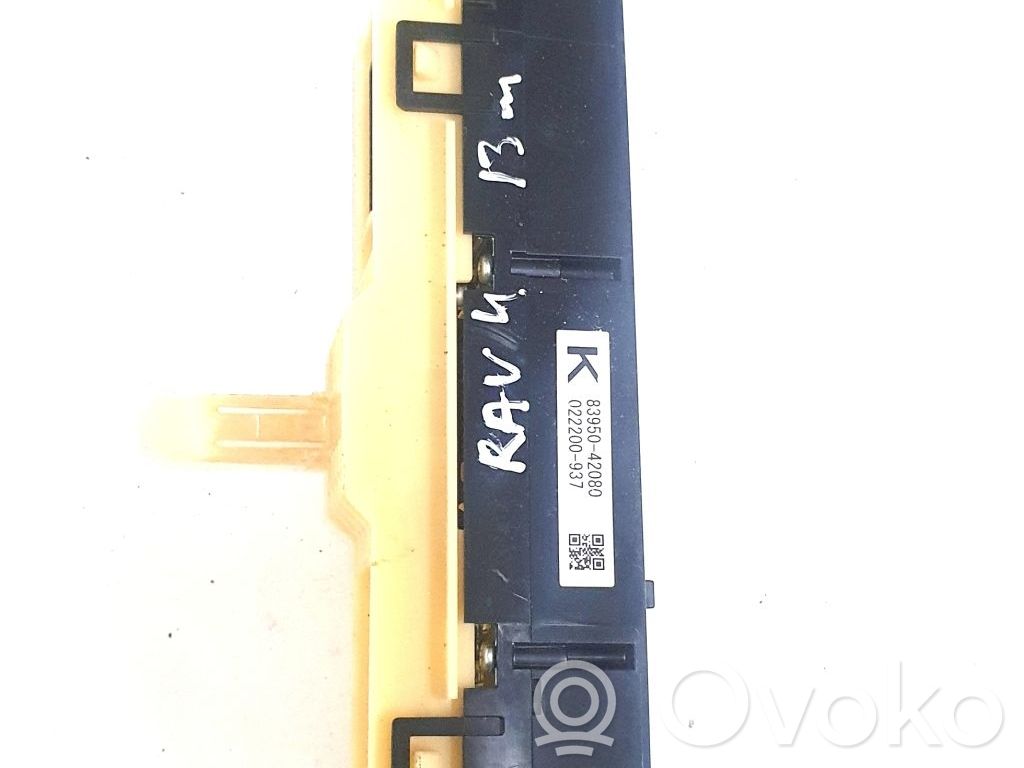 Toyota RAV 4 (XA40) Przyciski multifunkcyjne 